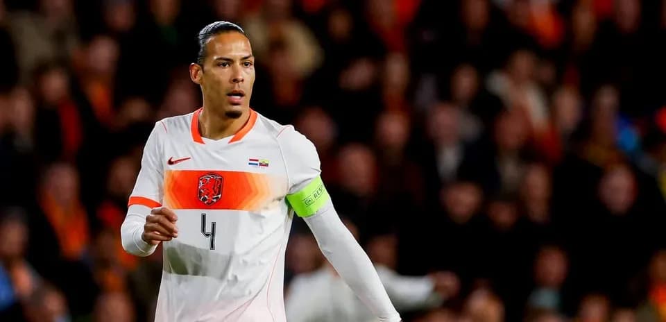 Jugador con camiseta de los Países Bajos en el campo
