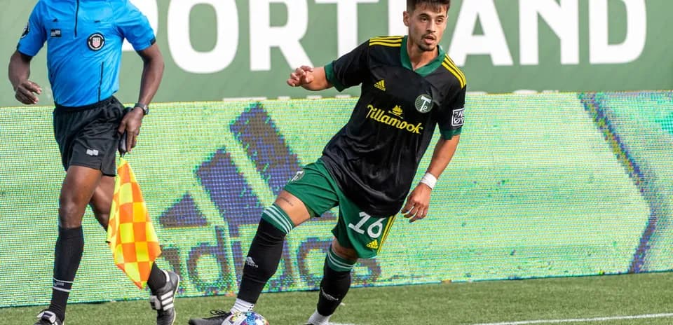 Jugador del Portland Timbers II en acción