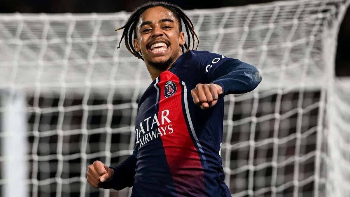 Jugador de PSG celebrando un gol en el partido