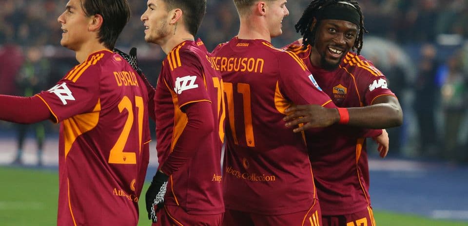 AS Roma vence a Genoa 3-1 en el Stadio Olimpico.jpg