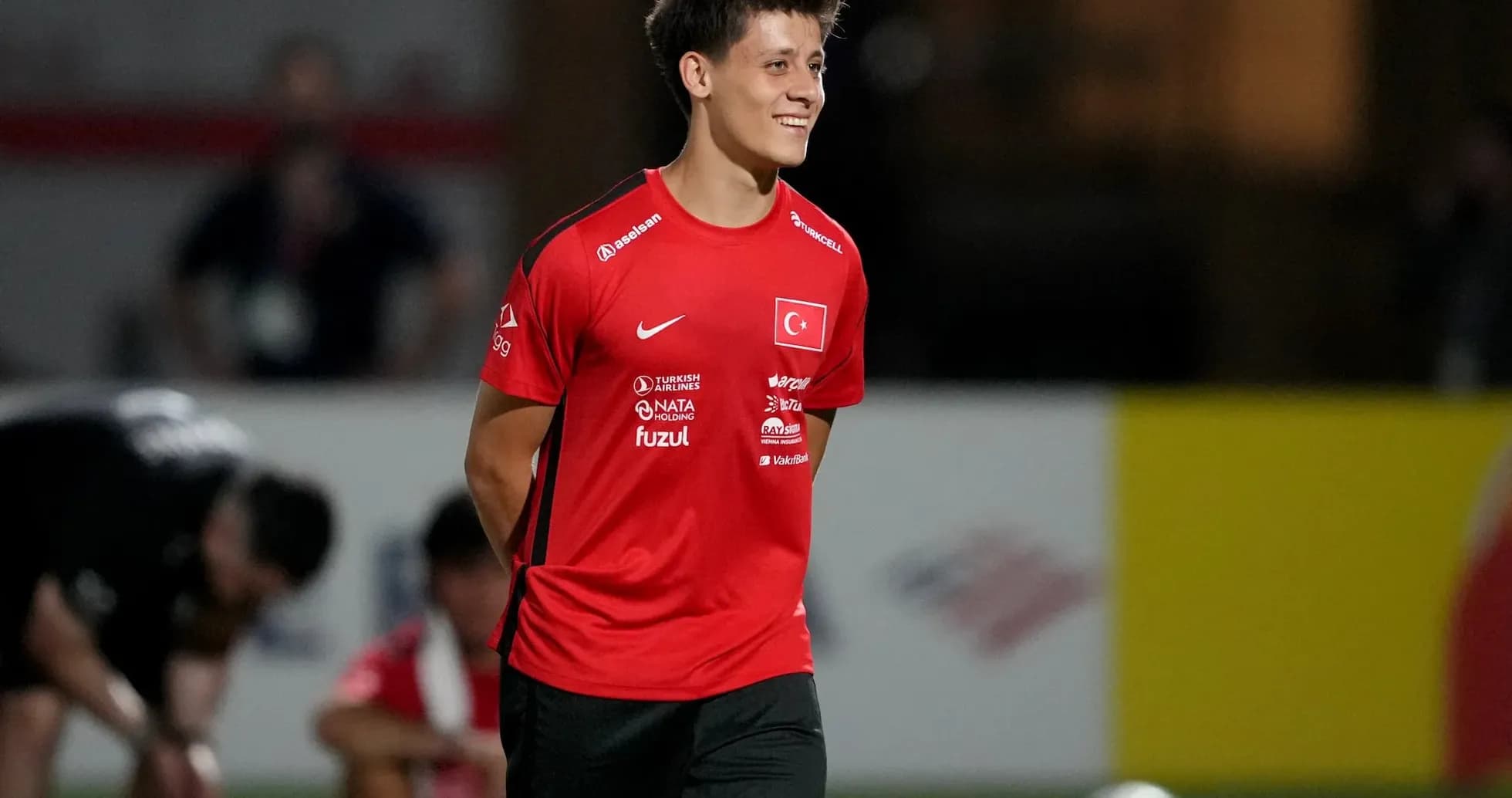 Jugador de Türkiye sonriendo en entrenamiento