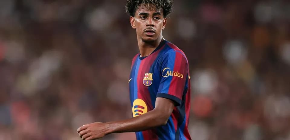 Jugador de Barcelona en acción durante el partido