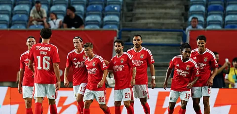Jugadores del Benfica celebrando un gol