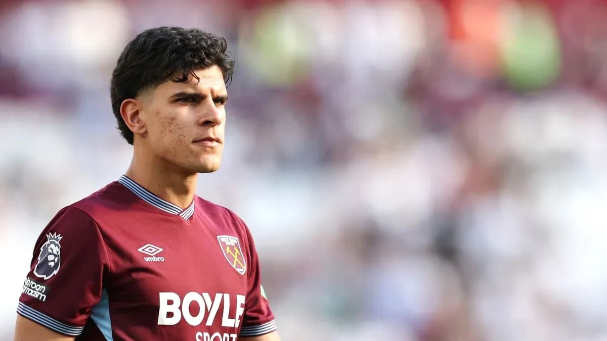 Jugador de West Ham en el campo durante el partido