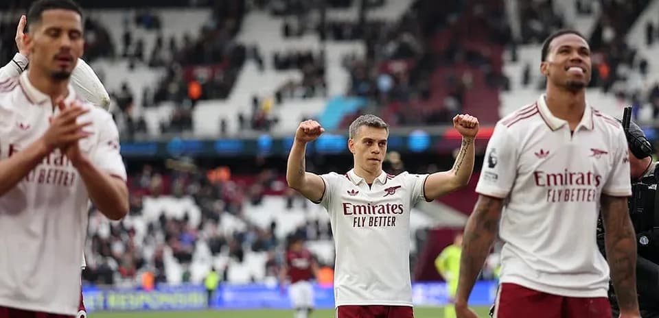 Jugadores del Arsenal celebrando después del partido