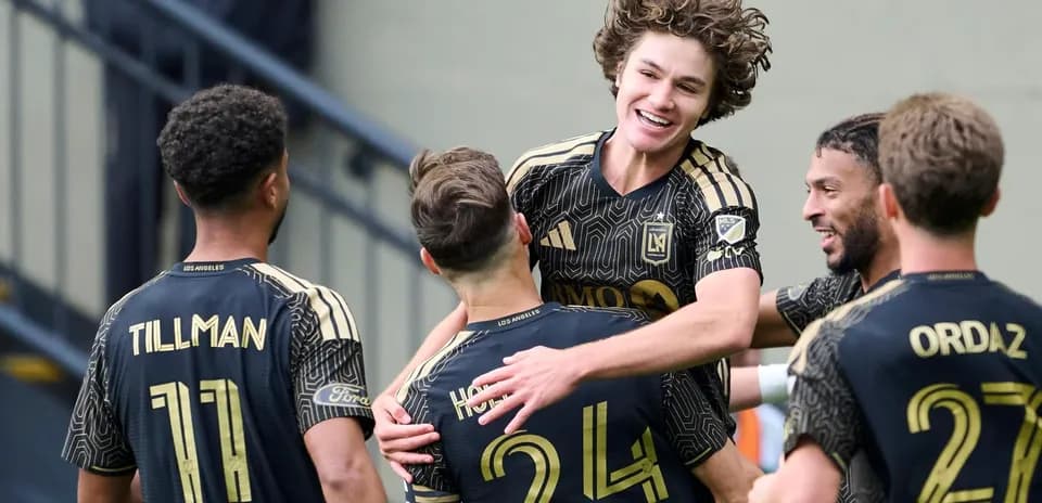 Jugadores de Los Ángeles FC celebrando un gol