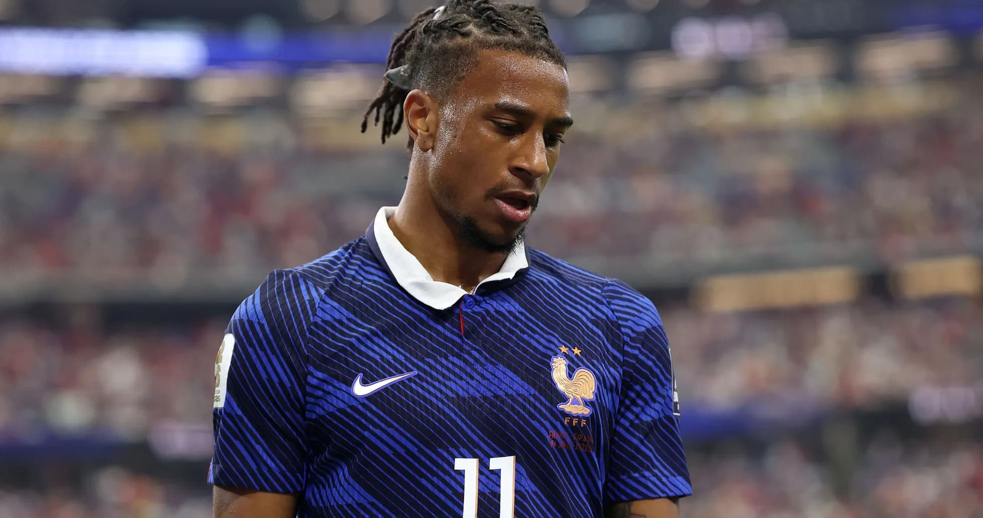 Jugador de Francia en uniforme durante el partido