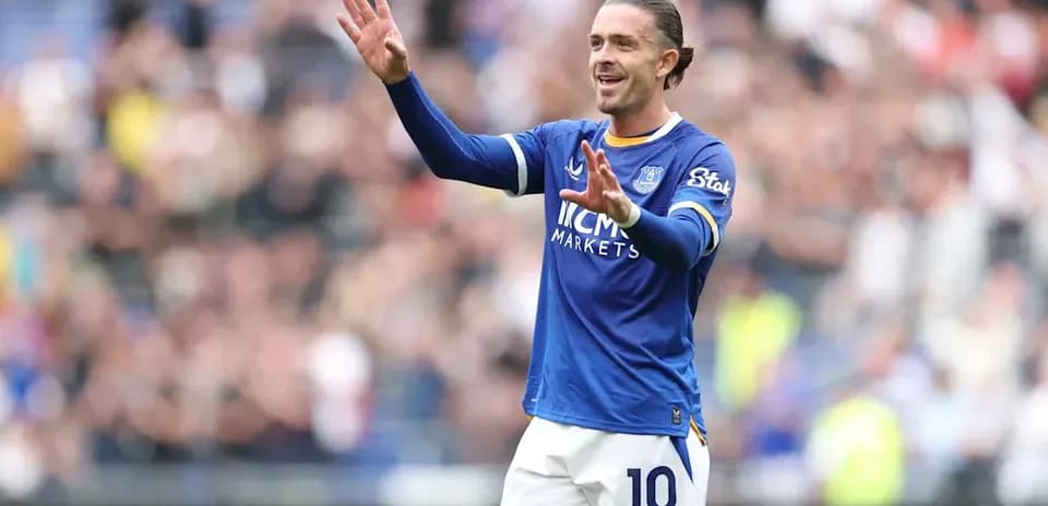 Jugador de Everton saludando a la afición