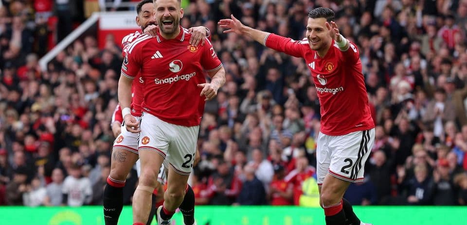 Jugadores de Manchester United celebrando un gol
