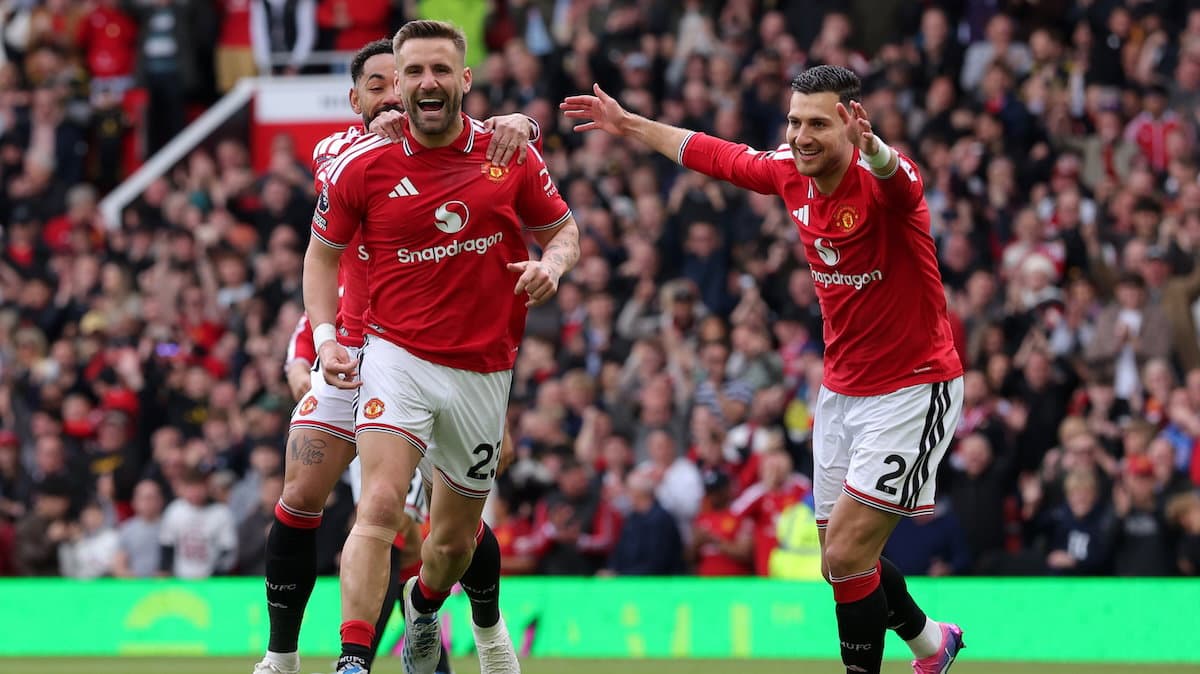 Jugadores de Manchester United celebrando un gol