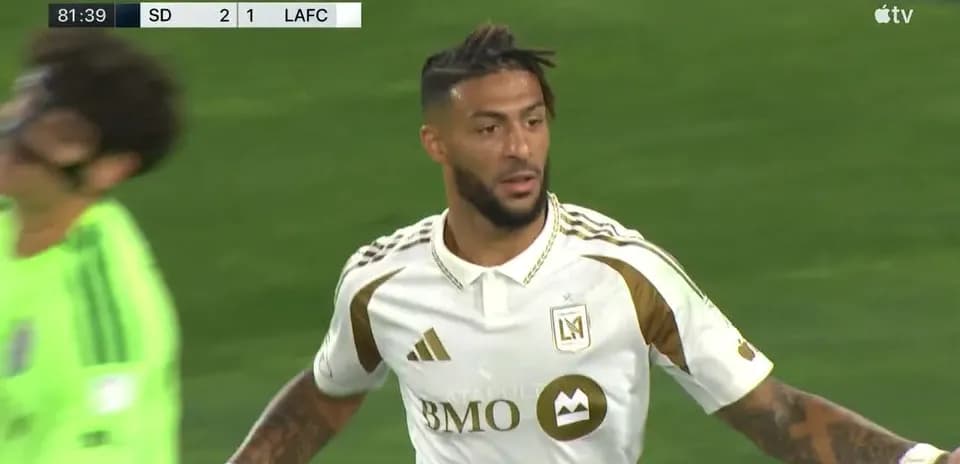 Jugador de Los Ángeles FC celebrando un gol