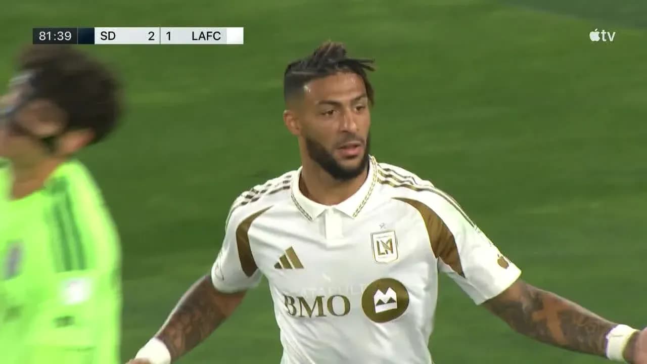 Jugador de Los Ángeles FC celebrando un gol