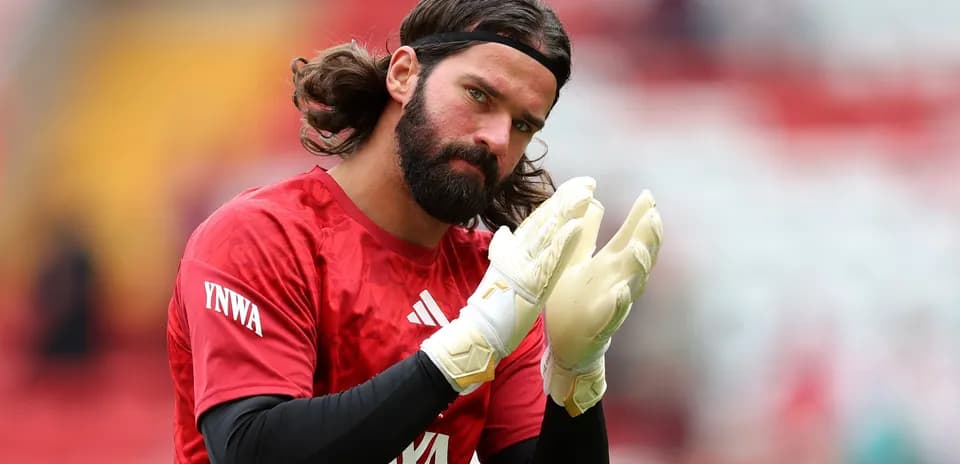 Portero aplaudiendo antes del partido