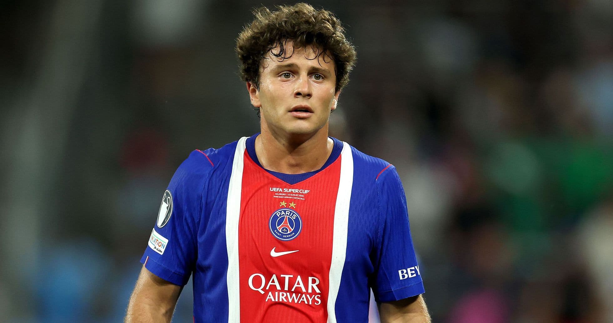 El motivo solidario detrás de Joao Neves llegando a entrenar al PSG en una furgoneta sencilla