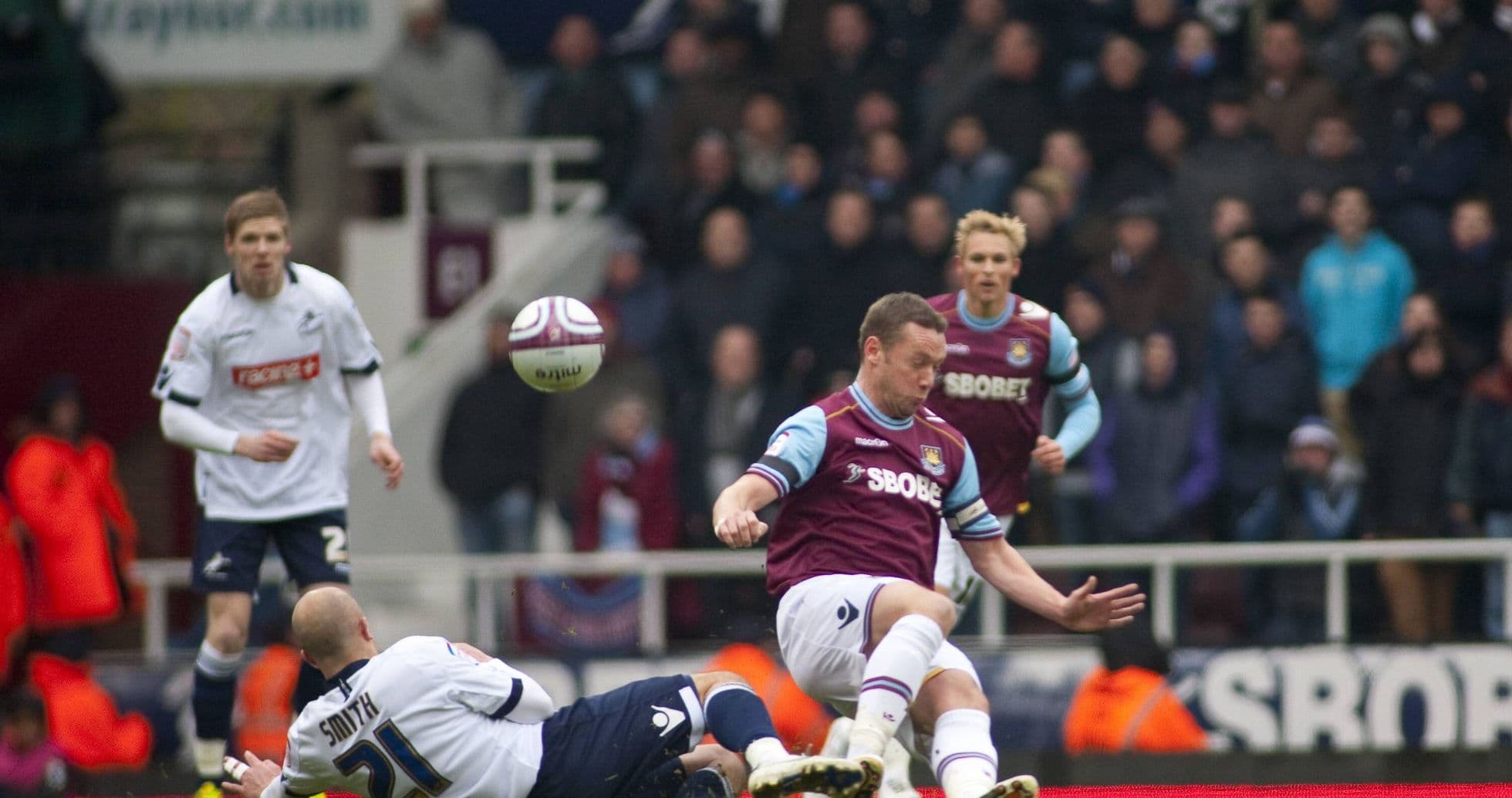 Millwall y West Ham se enfrentan tras 14 años en el derby número 100