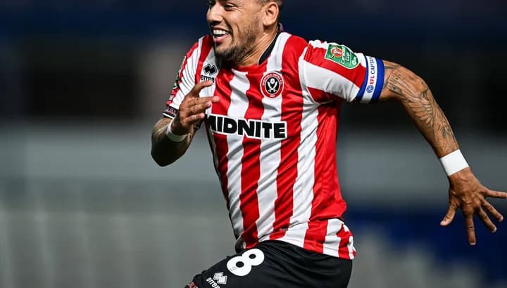 Actualizaciones sobre fichajes: Coventry enfrenta desafío en negociación por Hamer, West Ham busca delantero ex-Spurs