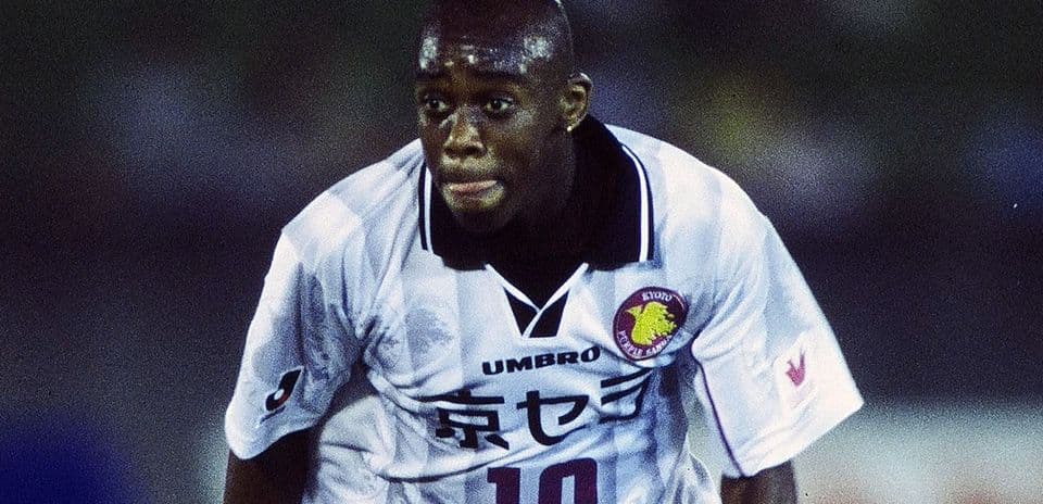 Regis Pitbull, exdelantero de Corinthians y Vasco, vive en las calles luchando contra una grave adicción al crack