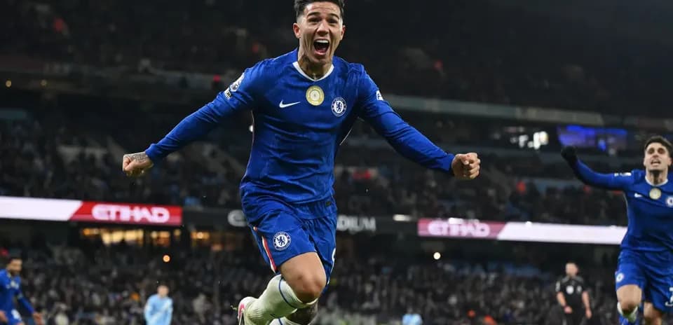 Chelsea impone fecha límite a Manchester City por Enzo Fernández con oferta de £120 millones
