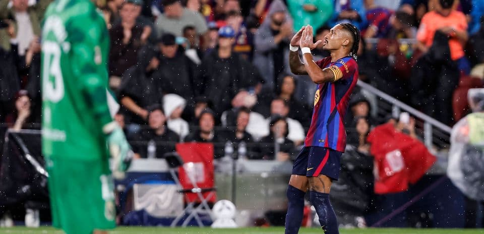 Raphinha deslumbra con un hat-trick y revela la clave detrás de la racha triunfal del Barcelona