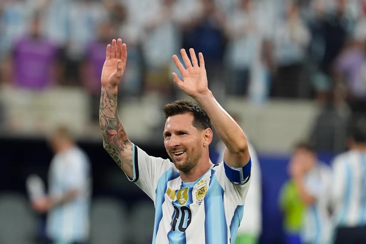 Lionel Messi amplía su ventaja en la Bota de Oro con gol tardío en la fase de grupos