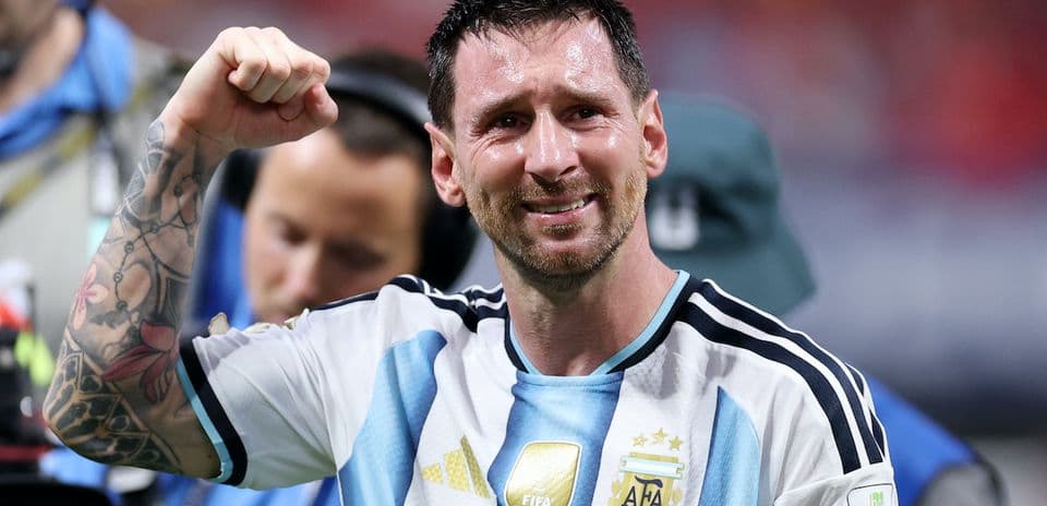 El Mundo del Fútbol Reacciona a la Actuación Decisiva de Argentina contra Inglaterra en Semifinales del Mundial