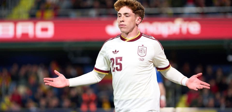 Liverpool asegura a Víctor Muñoz por £34 millones tras vencer a Newcastle en la carrera por la estrella española