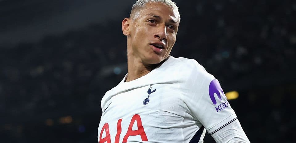 Mohamed Salah y Fabinho llaman a Richarlison para convencerlo de un traspaso a Trabzonspor