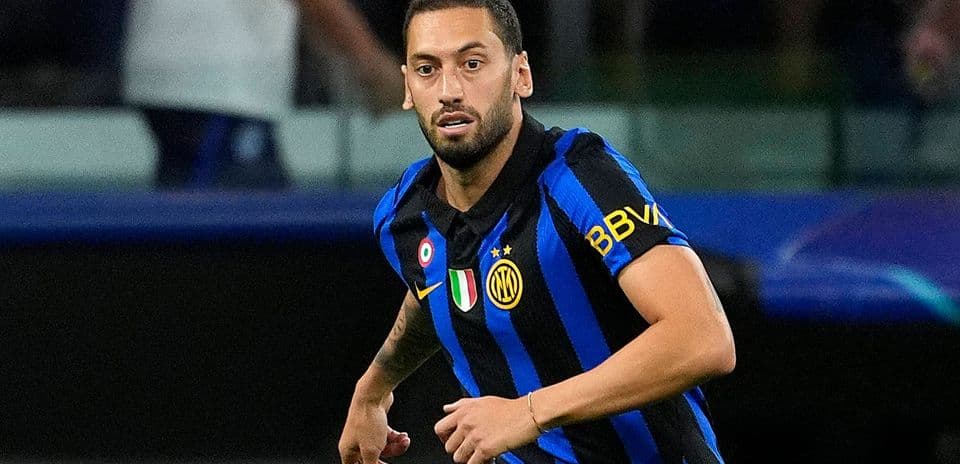 Hakan Calhanoglu se pierde el duelo contra Roma por lesión en el muslo