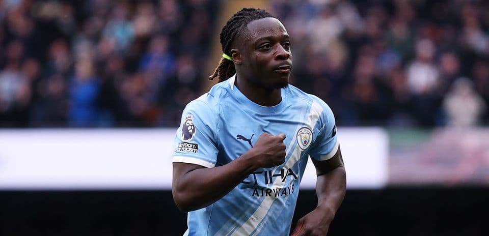 Jeremy Doku renueva contrato por cinco años con Manchester City hasta 2031