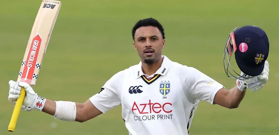 Emilio Gay brilla con 141 en el inicio sólido de Durham ante Lancashire