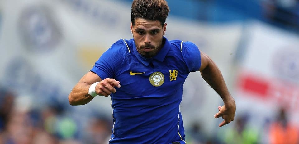 Chelsea impone un precio récord para Pedro Neto mientras Al-Hilal acuerda términos personales y complica a Man City y Arsenal