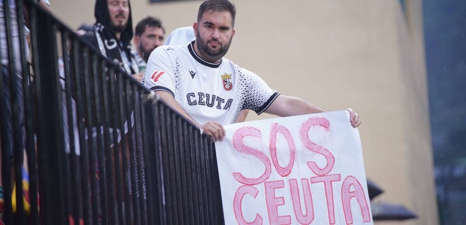 La crisis en la frontera obliga a 15 jugadores a cancelar sus fichajes por el AD Ceuta