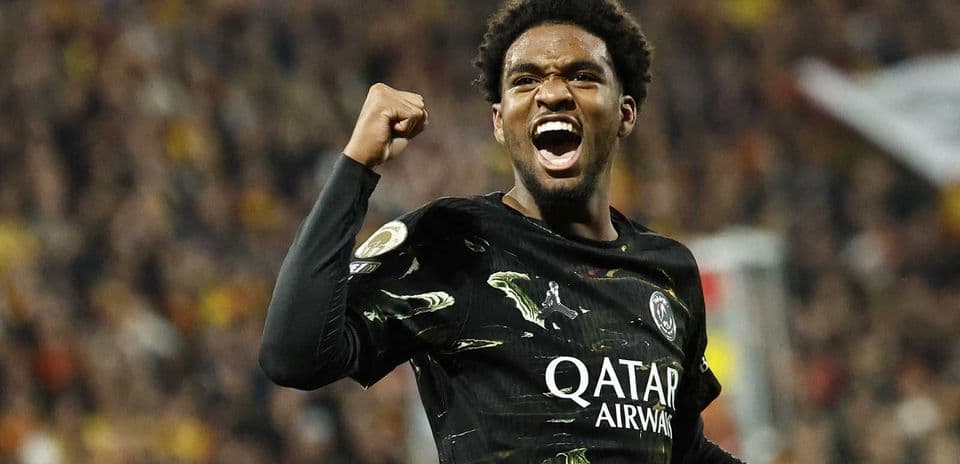 Liverpool sigue a Ibrahim Mbaye de PSG y negocia por Bradley Barcola