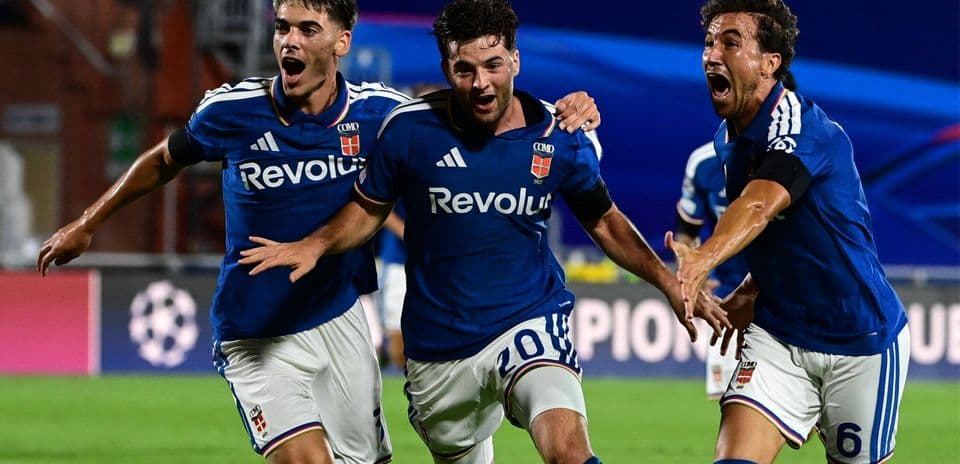 Debut Soñado de Como: La Aplanadora de Cesc Fàbregas Derrota a RB Leipzig y se Impone en la Champions League