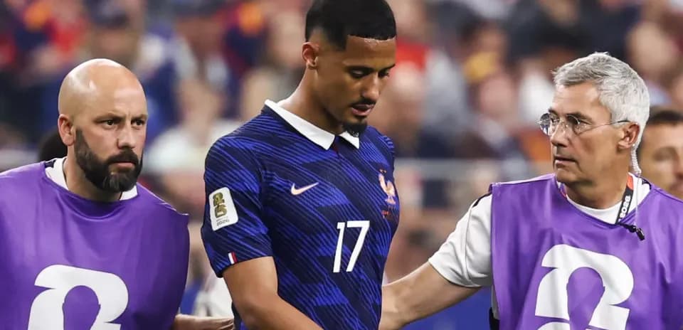 ¿Cuándo volverá William Saliba? Fecha estimada tras su cirugía por lesión de espalda