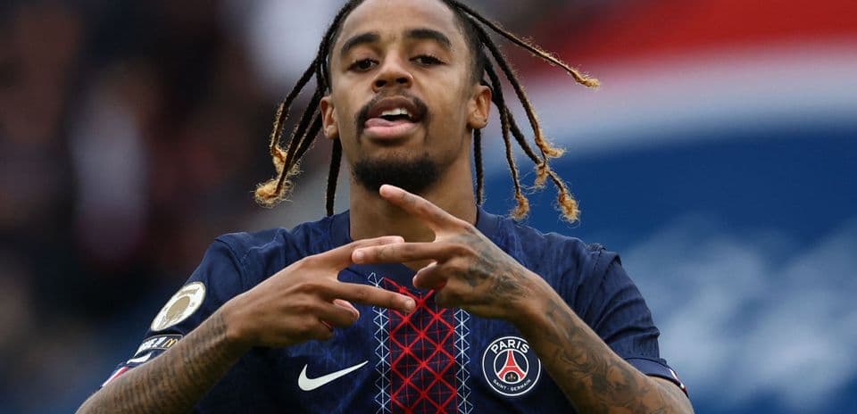 Liverpool busca alternativas ante el elevado precio de Barcola en PSG