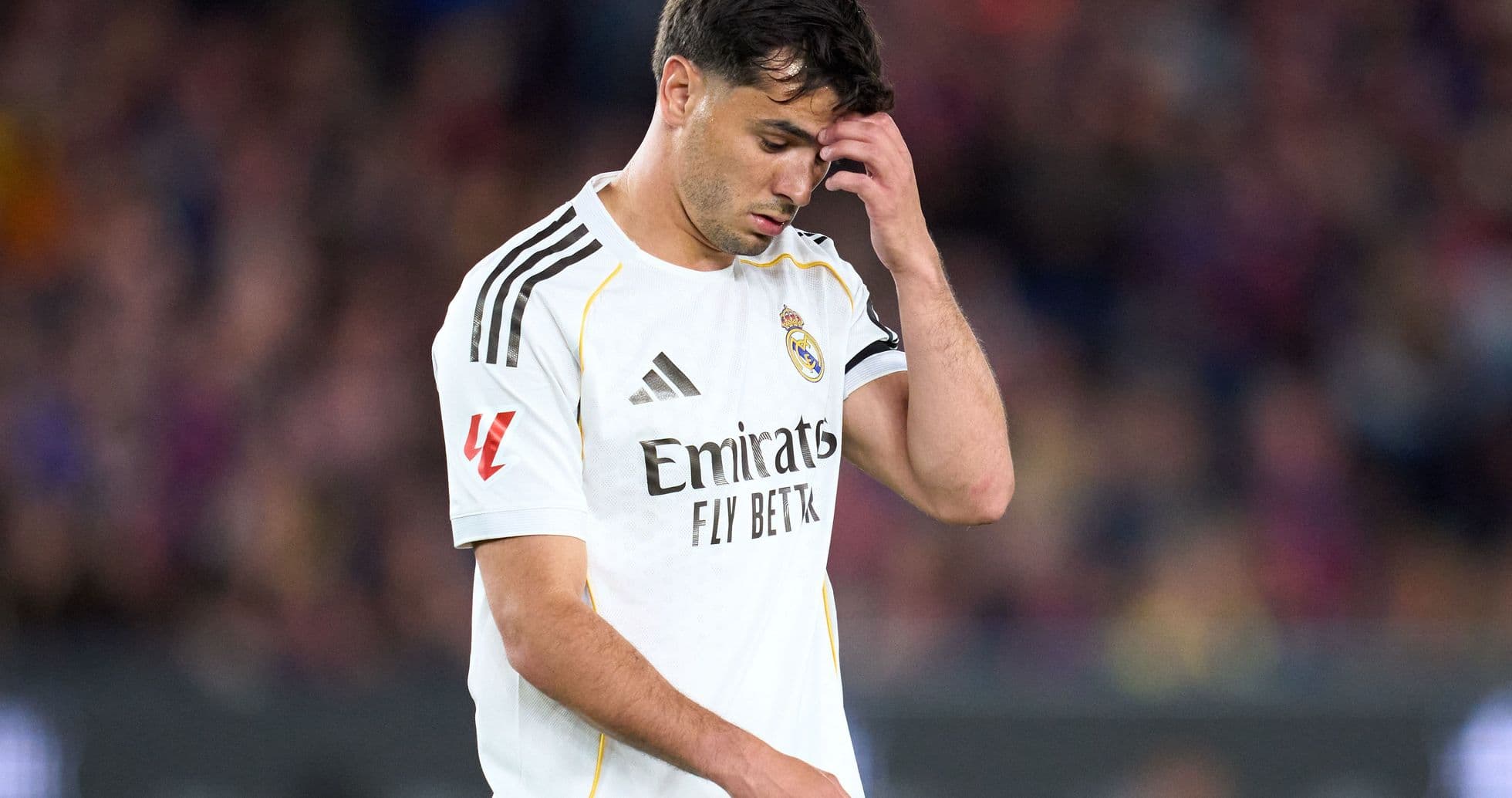 Mourinho enfrenta decisiones difíciles en Real Madrid mientras define su estilo