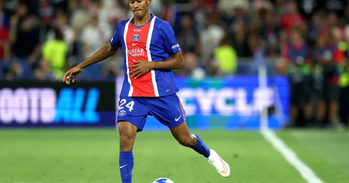 Senny Mayulu de PSG se lesiona en partido con la selección sub-21 de Francia