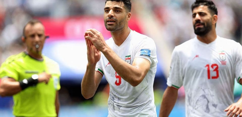 Revisión VAR en el Mundial: ¿Por qué anularon el gol de Irán? ¿Merecía Ngoy la tarjeta roja?