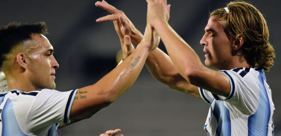 Argentina arrasa a Bolivia con un contundente 4-0 en Córdoba