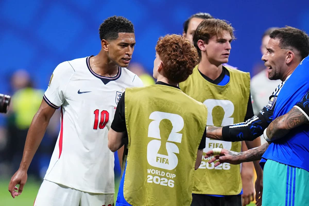 Jude Bellingham enfrenta a jugadores de Argentina tras derrota en semifinal y parece golpear a Valentín Barco
