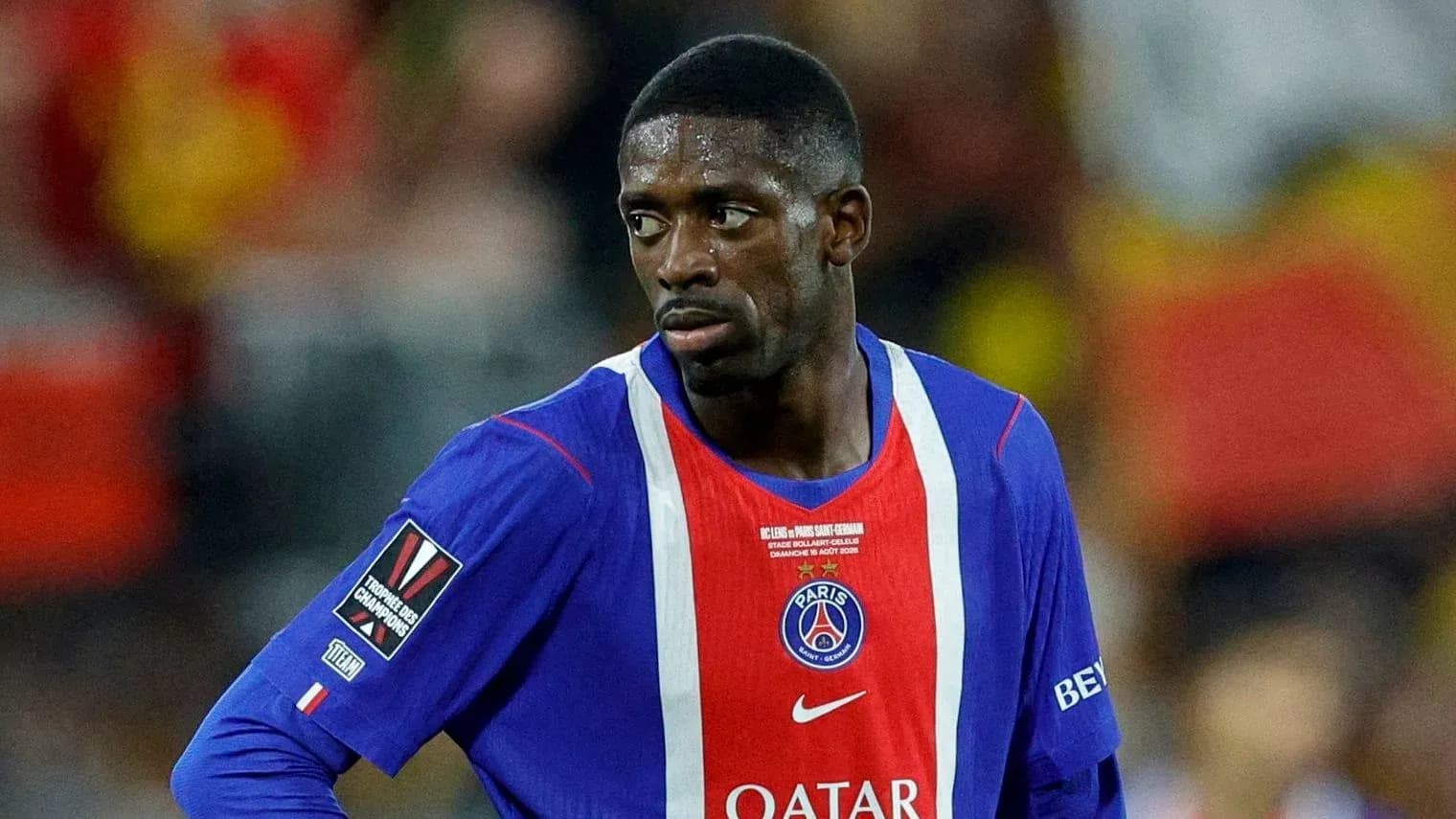 Jugador de PSG en acción durante un partido Jugador de PSG en acción durante un partido