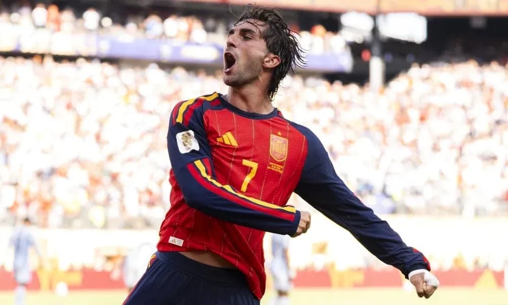 Jugador de España celebrando un gol en partido Jugador de España celebrando un gol en partido