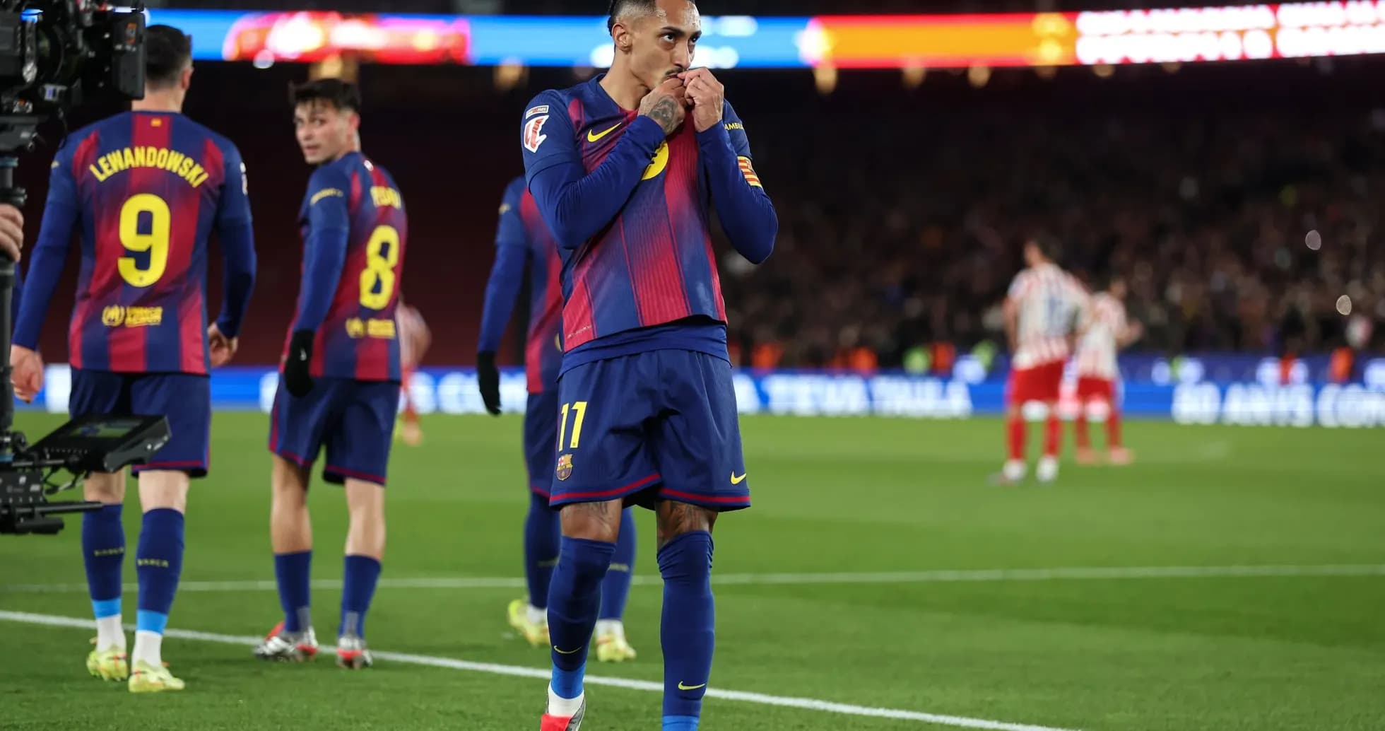 Jugador de Barcelona celebrando un gol Jugador de Barcelona celebrando un gol