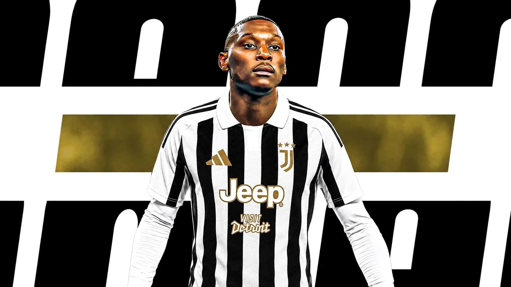 Jugador de Juventus posando con camiseta del equipo Jugador de Juventus posando con camiseta del equipo