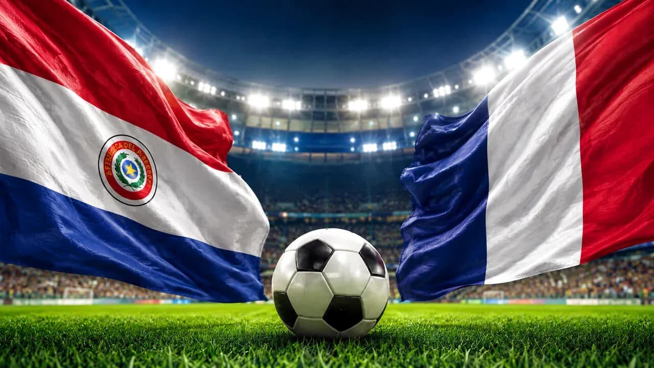 Banderas de Paraguay y Francia con balón Banderas de Paraguay y Francia con balón