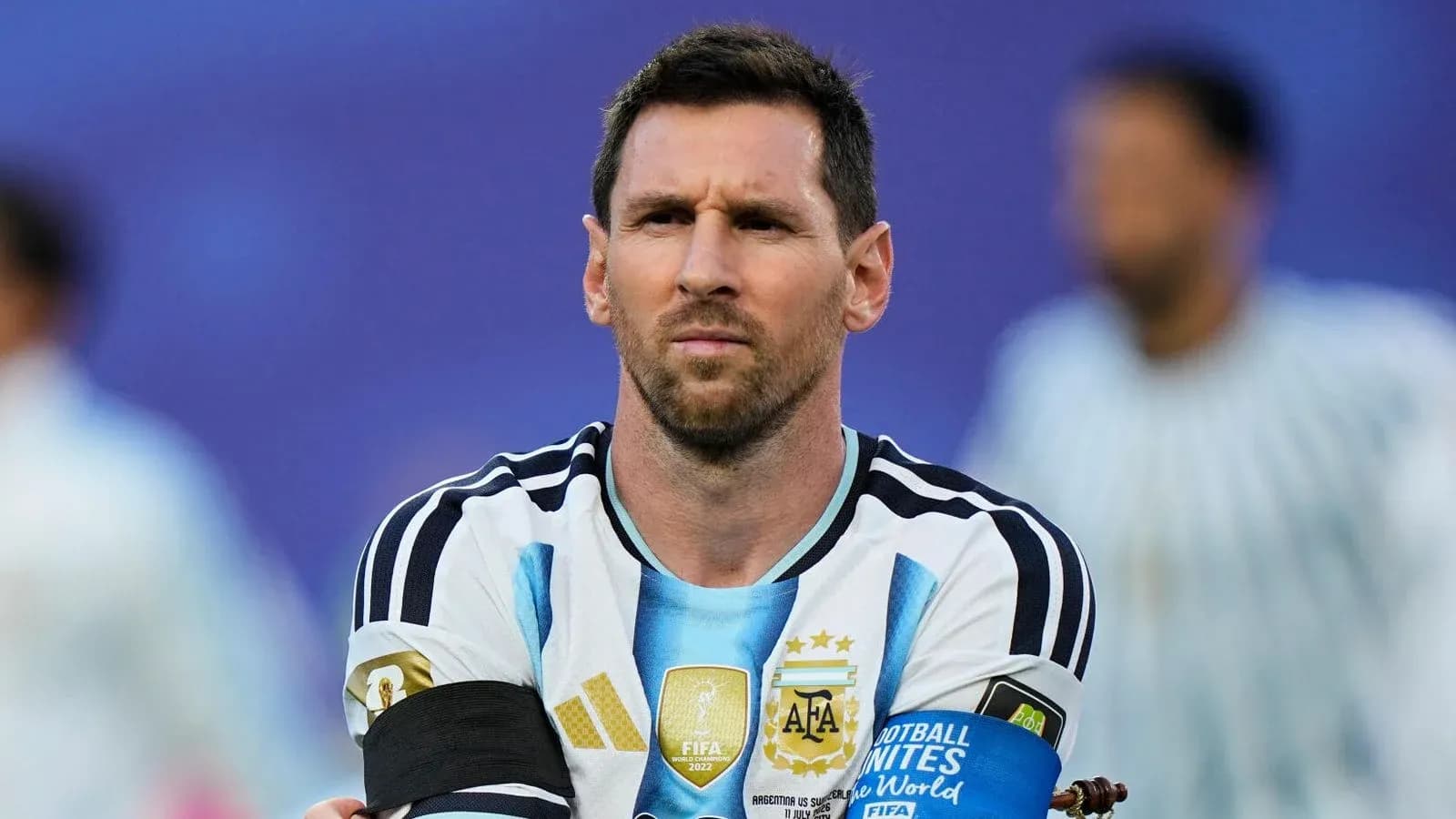 Jugador argentino con camiseta de la selección en partido Jugador argentino con camiseta de la selección en partido