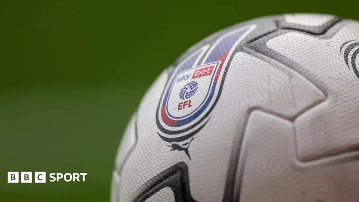 Balón de fútbol con logo de EFL y Sky Bet Balón de fútbol con logo de EFL y Sky Bet