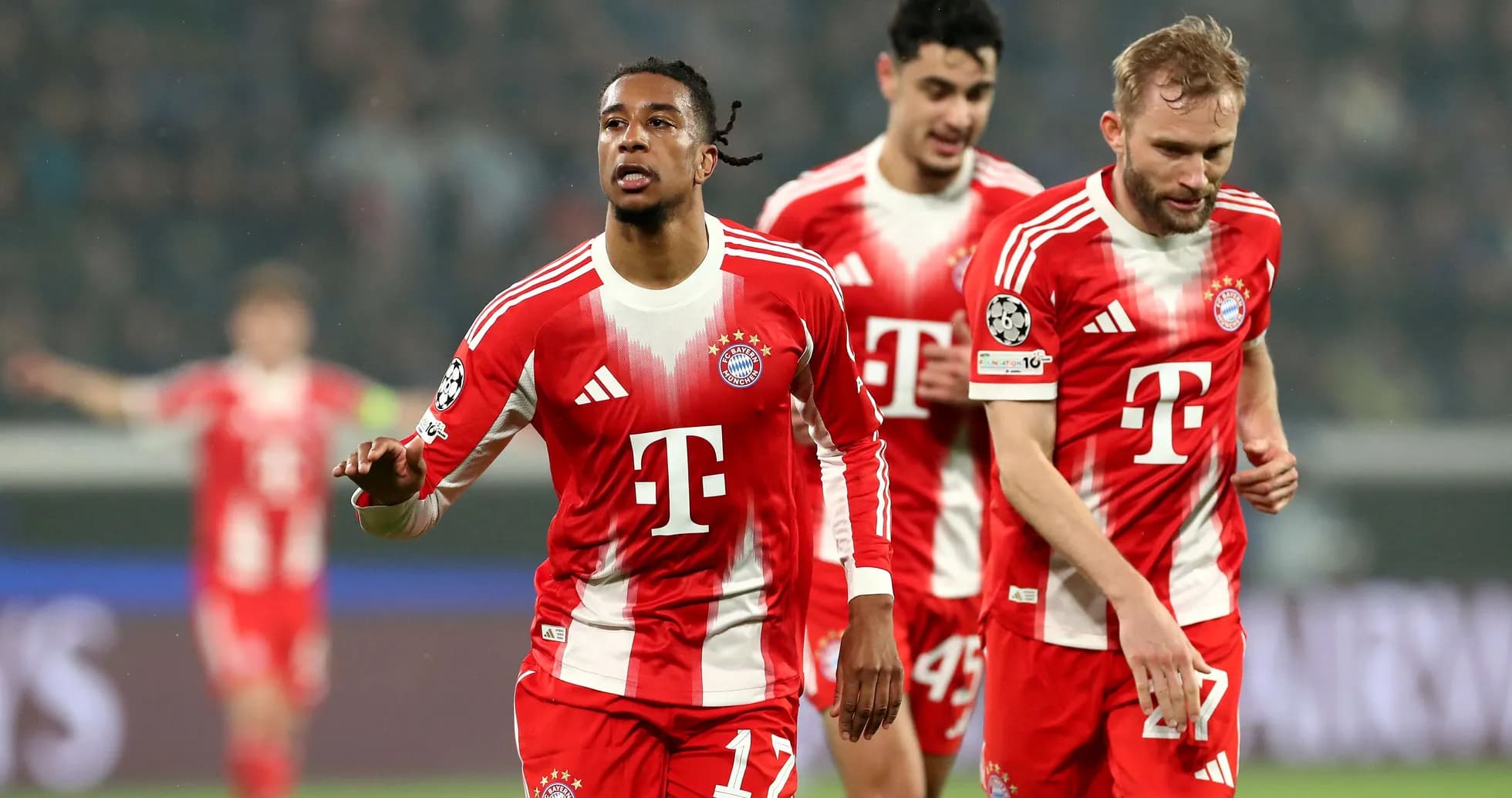 Jugadores de Bayern celebrando un gol Jugadores de Bayern celebrando un gol