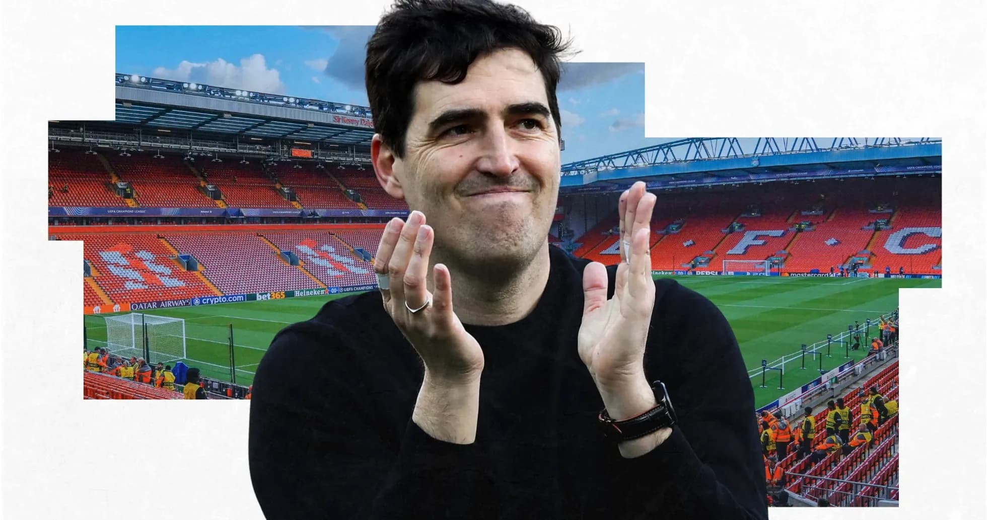 Entrenador aplaudiendo en estadio Anfield vacío Entrenador aplaudiendo en estadio Anfield vacío